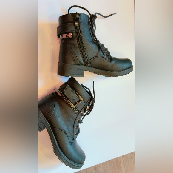 Mudd Alicia  Black Lace-Up Ankle Boots - Picture 1 of 3